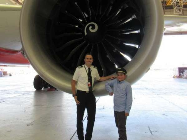 Gửi tâm thư cho hãng hàng không Jetstar, cậu bé 9 tuổi nhận được món quà bất ngờ - Ảnh 2.