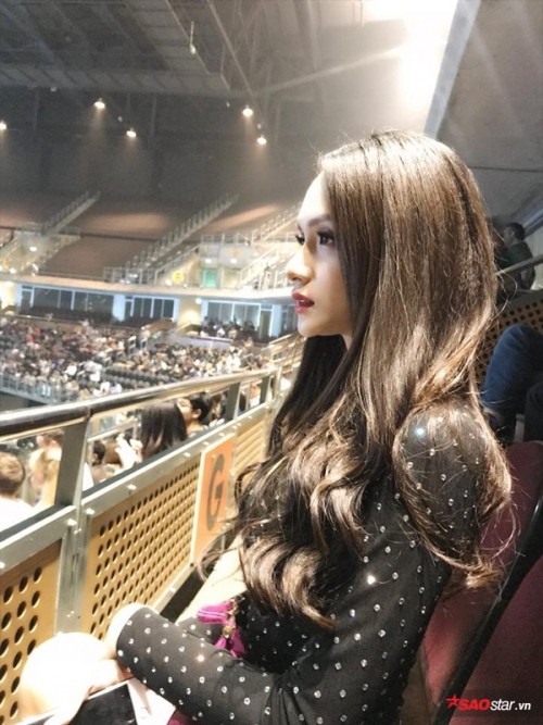 Hương Giang xuất hiện rạng rỡ, ngồi phòng VIP xem concert Katy Perry tại Thái Lan - Ảnh 3.