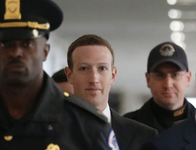 Một nghị sĩ Quốc hội đã từng tra hỏi Mark Zuckerberg trong cuộc điều trần, thừa nhận rằng kỹ năng công nghệ của mình kém một đứa trẻ 12 tuổi - Ảnh 2.