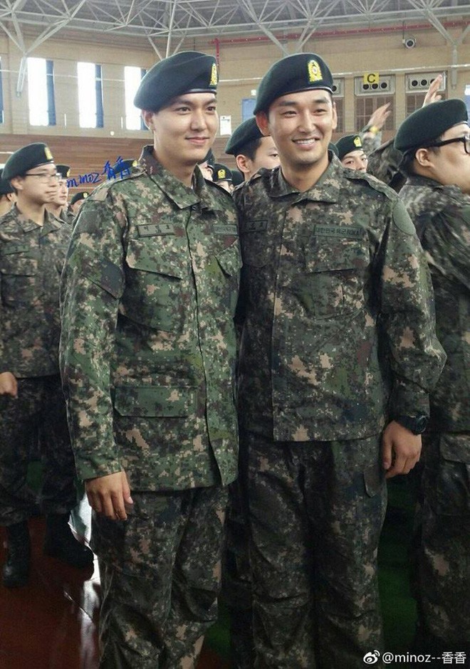 Hé lộ hình ảnh Lee Min Ho mặt phúng phính trong ngày tốt nghiệp huấn luyện quân sự - Ảnh 10.