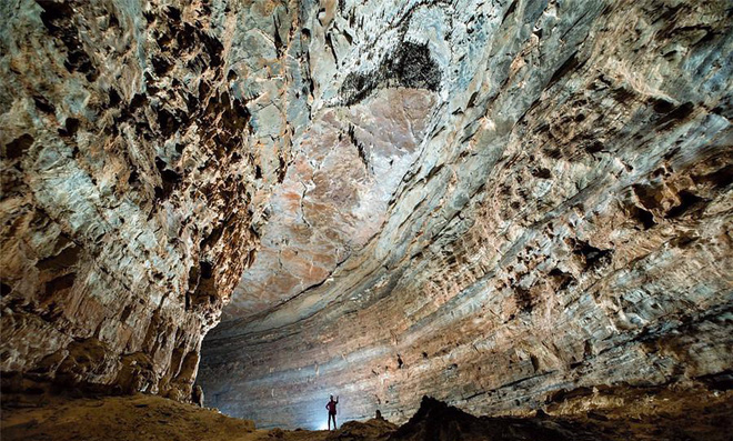 Vào hang động dài nhất châu Á, phát hiện nhiều sinh vật kỳ dị và cảnh tượng kỳ ảo - Ảnh 5.