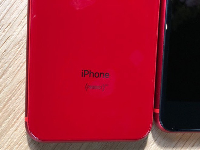 Cận cảnh iPhone 8 và iPhone 8 Plus (PRODUCT)RED, đẹp xuất sắc nhưng vẫn có một nhược điểm lớn - Ảnh 9.