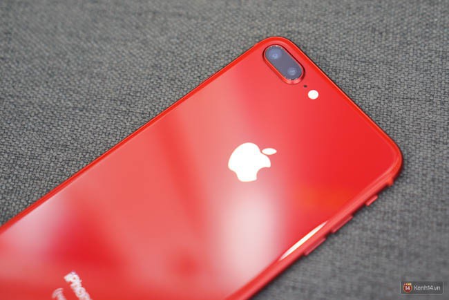 iPhone 8 Plus (PRODUCT)RED đã về làng: Viền mặt trước đen bóng, lưng kính đẹp mê ly, giá từ 20,5 triệu đồng - Ảnh 13.