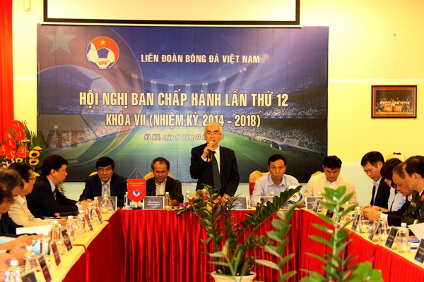 Các chuyên gia lên tiếng ủng hộ bầu Đức đấu tranh vì bóng đá Việt Nam - Ảnh 4.