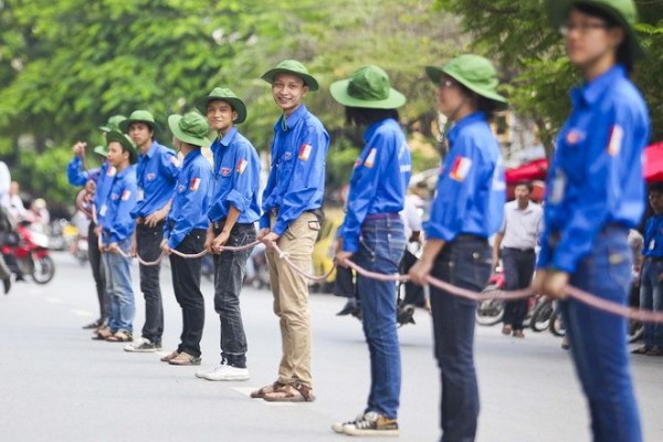 Lên mạng kể lí do bị người yêu đá vì đam mê tình nguyện, cô gái không ngờ lại bị dội gáo nước lạnh - Ảnh 1.