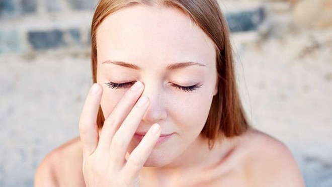 5 thói quen không ngờ lại chính là nguyên nhân gây tổn hại đôi mắt của bạn - Ảnh 1.