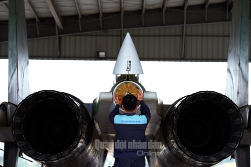  Hổ mang chúa Su-30MK2 Lam Sơn tự tin làm chủ bầu trời - Ảnh 12.