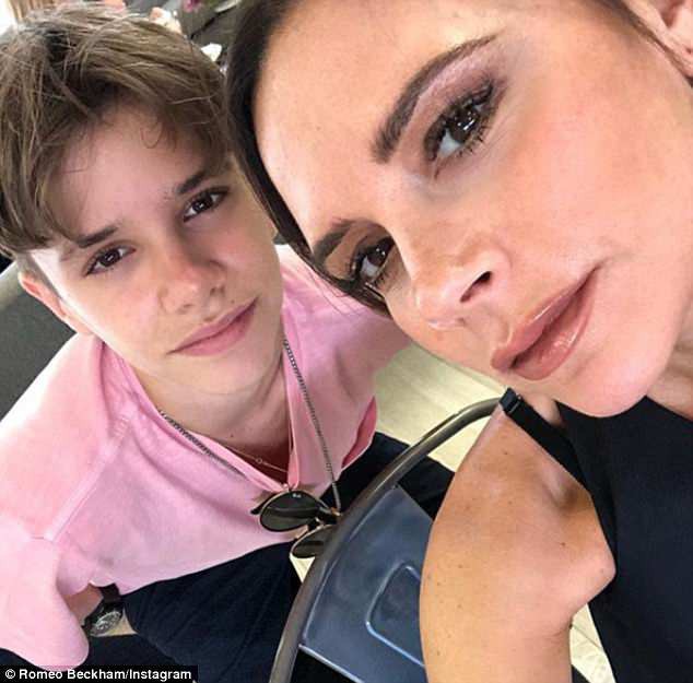 Tuổi 44, Victoria Beckham có mọi thứ người khác ao ước: Chồng giàu, đẹp trai và bầy con đáng yêu - Ảnh 4.