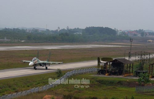  Hổ mang chúa Su-30MK2 Lam Sơn tự tin làm chủ bầu trời - Ảnh 7.