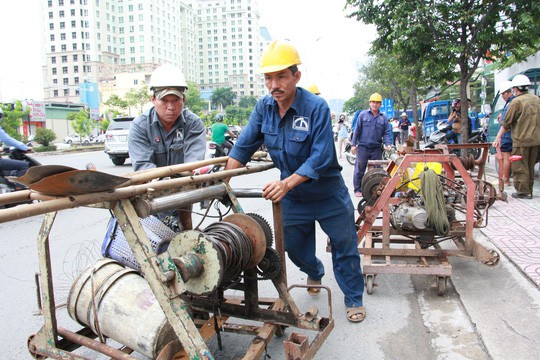 Chưa chốt giá thuê máy bơm chống ngập đường Nguyễn Hữu Cảnh - Ảnh 2.