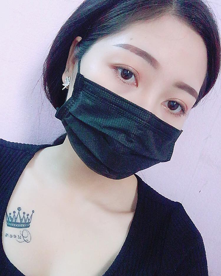 Gặp cô gái có nhiều hình xăm nhất Việt Nam || Tattoo girl Phạm Mai - YouTube
