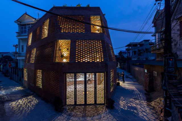 Hang Gạch: Ngôi nhà ở Hà Nội được báo Mỹ gọi là kiệt tác kiến trúc - Ảnh 1.