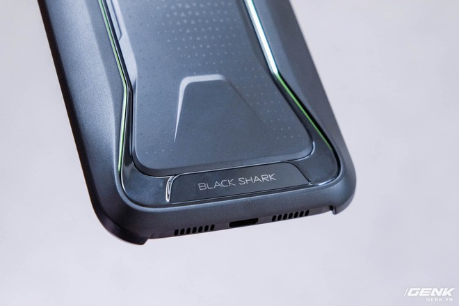 Trên tay smartphone chuyên game Black Shark mới về VN: Thiết kế hầm hố, cấu hình khủng, nhiều tính năng hỗ trợ game thủ, giá 18 triệu - Ảnh 13.