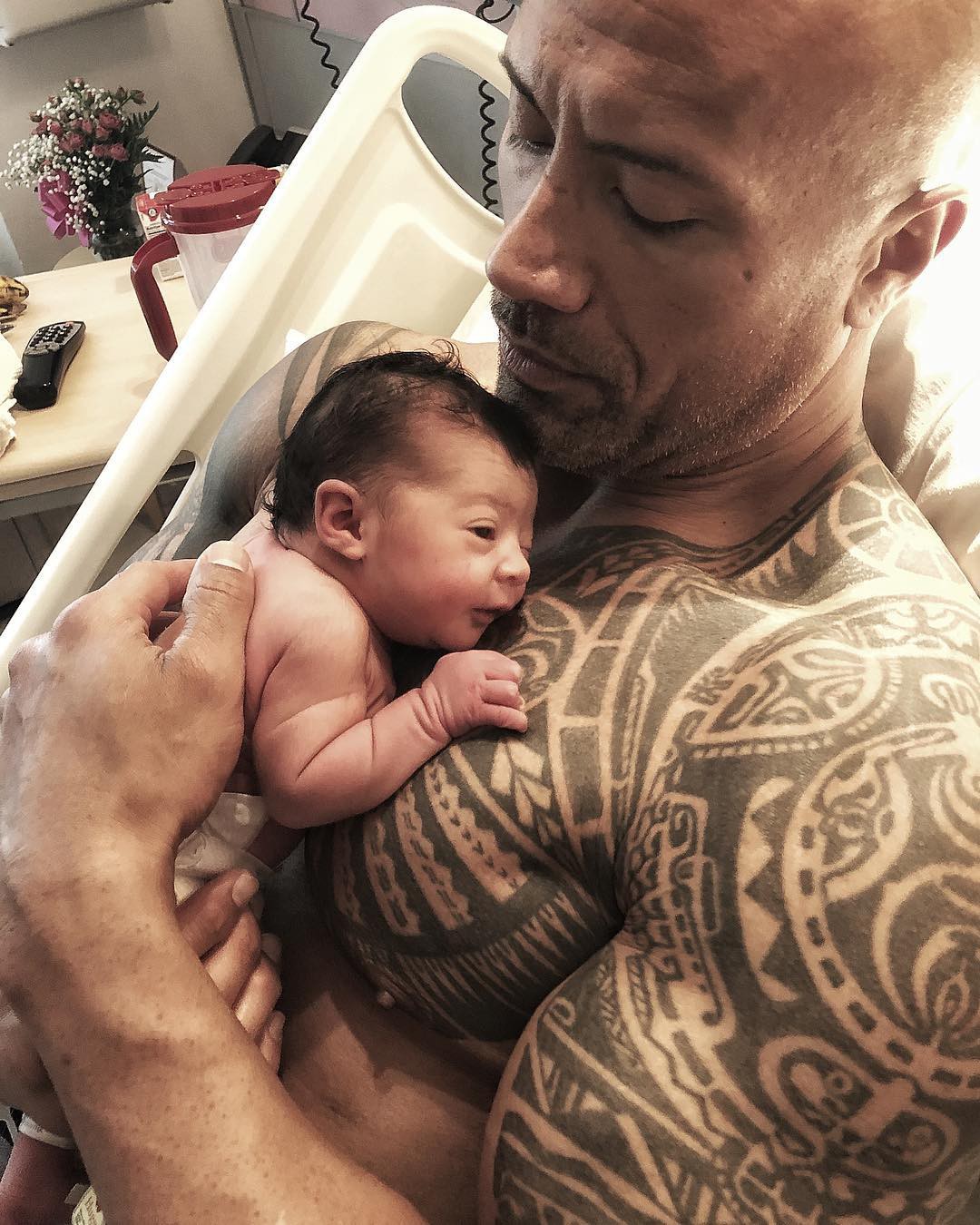 WWE 2K24 hé lộ hình ảnh The Rock và Teddy Long - GAMELADE