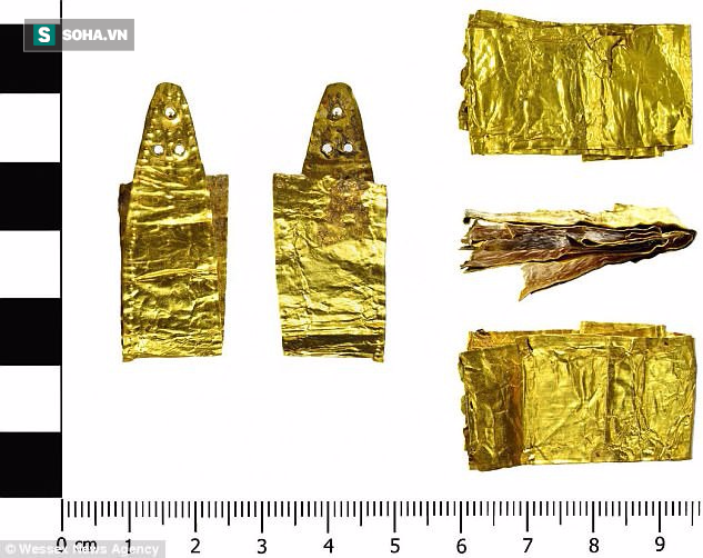 Phát hiện món đồ bằng vàng cổ nhất nước Anh ở nơi không ngờ tới - Ảnh 1.