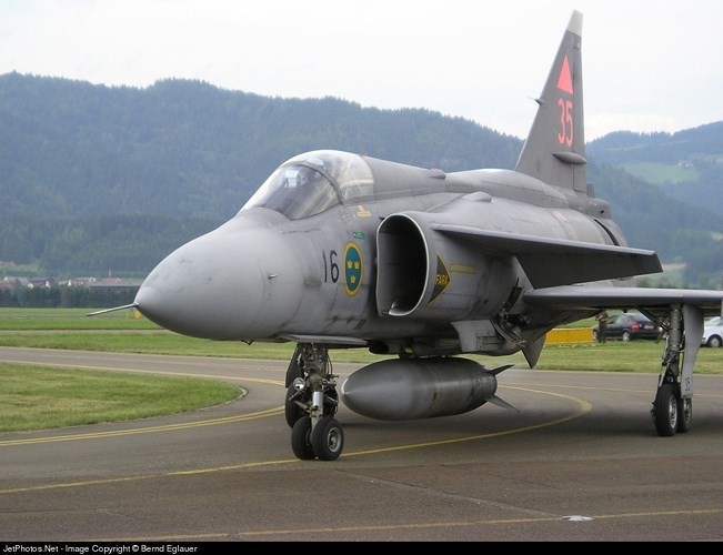 Saab 37 Viggen - Chiến binh mở đường cho dòng chiến cơ siêu cơ động - Ảnh 3.