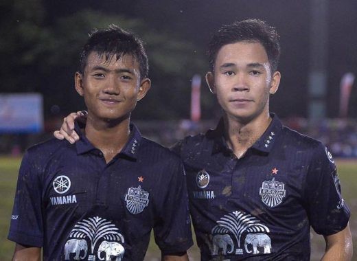 Tung cầu thủ đặc biệt vào sân, CLB Thái Lan thiết lập kỉ lục khó bị phá vỡ - Ảnh 1.