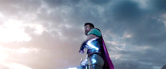 Búa thần Mjolnir vỡ tan nát, giờ Thor lấy gì để chống lại Thanos trong cuộc chiến vô cực? - Ảnh 3.
