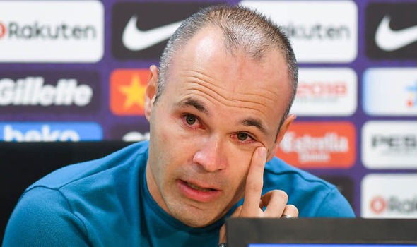 Tiền vệ Iniesta nức nở trong ngày tuyên bố chia tay Barcelona - Ảnh 2.