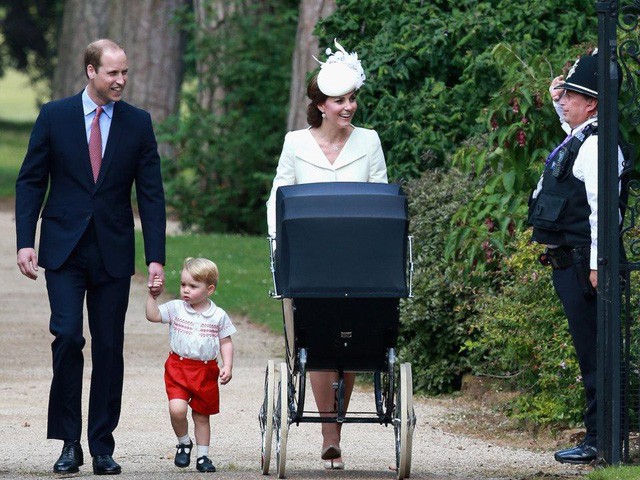  Đây là chi phí mà vợ chồng hoàng tử William phải bỏ ra để nuôi 3 em bé hoàng gia  - Ảnh 9.