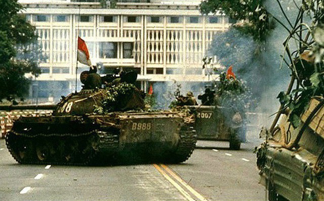Sài Gòn trưa 30/4/1975 và đêm pháo hoa mừng chiến thắng trong hồi ức lính tăng - Ảnh 2.