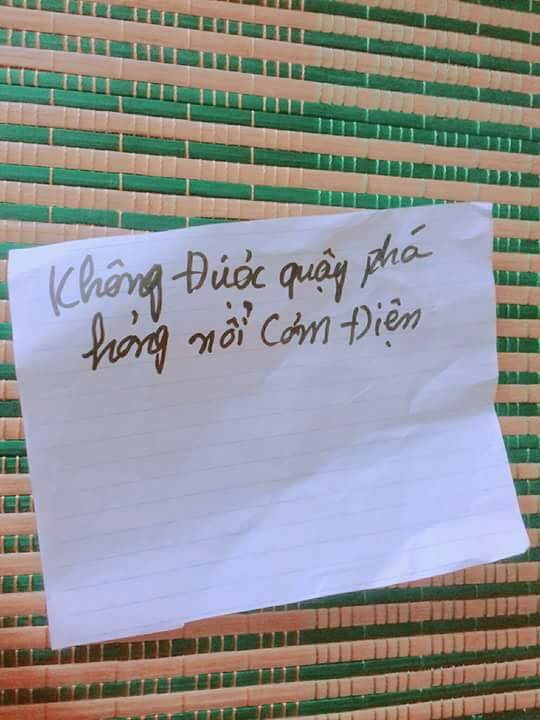 Mẩu giấy bố mẹ để lại trên bàn cho con khiến nhiều người rưng rưng xúc động - Ảnh 3.