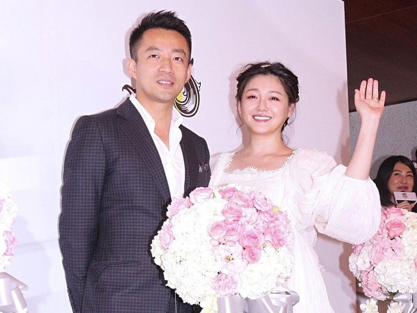 Ngoài Dương Mịch, Triệu Vy - Lý Liên Kiệt - Thành Long là những trùm sò ăn quỵt tiền từ thiện? - Ảnh 3. Ngoài Dương Mịch, Triệu Vy - Lý Liên Kiệt - Thành Long là những trùm sò ăn quỵt tiền từ thiện? - Ảnh 3.