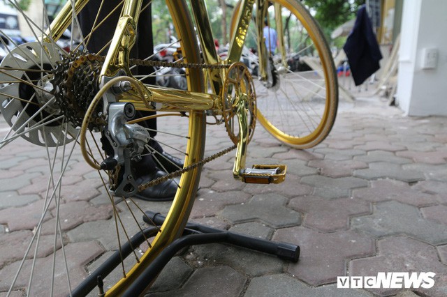 Bí ẩn chiếc xe đạp mạ vàng đắt ngang chung cư, người mua ra giá cả tỷ đồng - Ảnh 4.