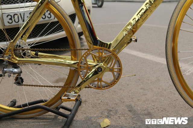 Bí ẩn chiếc xe đạp mạ vàng đắt ngang chung cư, người mua ra giá cả tỷ đồng - Ảnh 5.