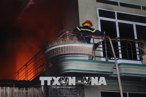  Cháy lớn thiêu rụi kho hàng điện máy ở Ninh Thuận  - Ảnh 3.