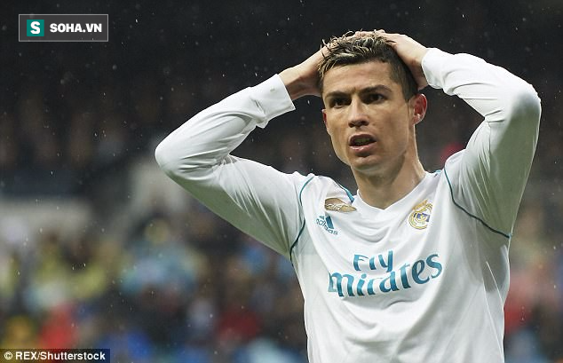 Bị Real Madrid lừa dối, Ronaldo giận dữ đòi về Man United - Ảnh 1.