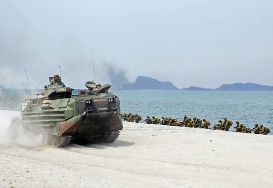 Philippines – Mỹ diễn tập “tái chiếm lãnh thổ” gần bãi cạn Scarborough - Ảnh 1.