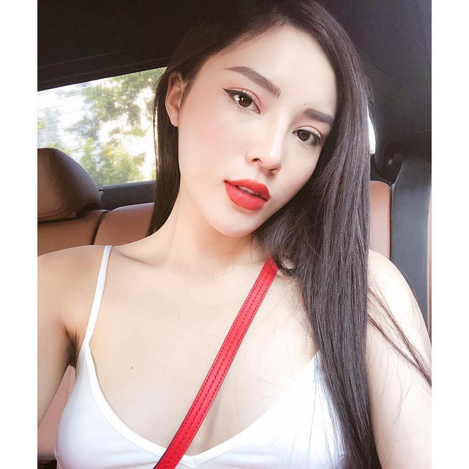 Những người đẹp Vbiz đang mải miết chạy đua với mốt cằm dài nhọn hoắt - Ảnh 16.