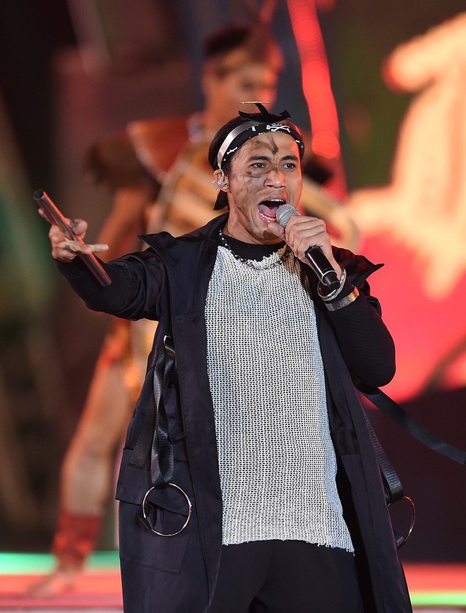 Phạm Anh Khoa: Từ ông bố bỉm sữa đáng yêu đến tiêu tan sự nghiệp vì scandal gạ tình - Ảnh 2.