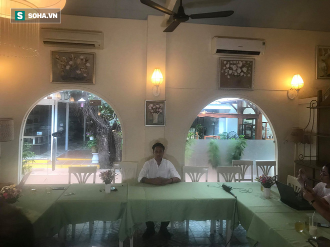 Phạm Anh Khoa họp báo chớp nhoáng, đột ngột bỏ về khiến các phóng viên ngỡ ngàng - Ảnh 4.