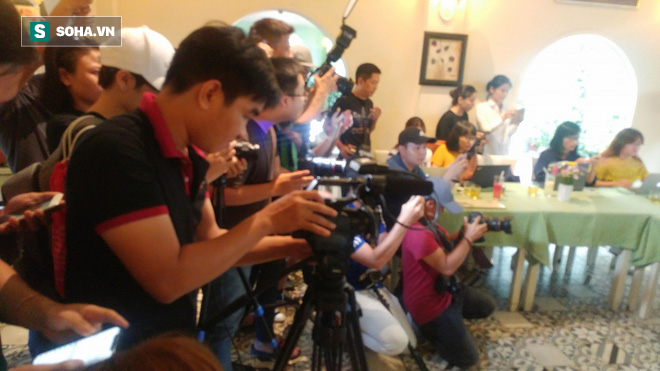 Phạm Anh Khoa họp báo chớp nhoáng, đột ngột bỏ về khiến các phóng viên ngỡ ngàng - Ảnh 6.