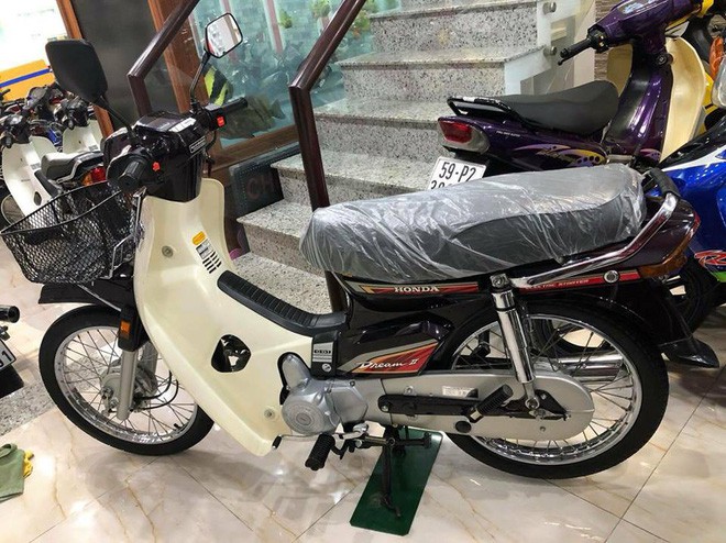 Cận cảnh chiếc xe Honda Dream II được rao bán với giá khủng gây sốt mạng xã hội.  - Ảnh 2.