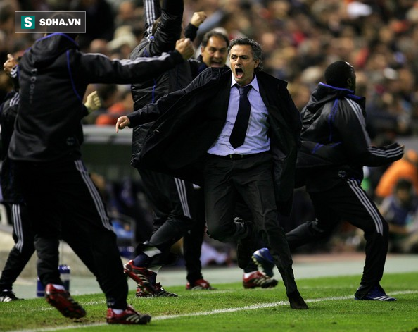 Chung kết FA Cup: Mourinho, con người khốn khổ trong nhà tù tự mình xây nên - Ảnh 1.