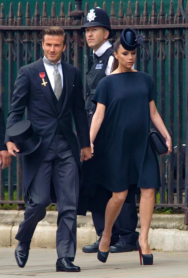 Vợ chồng Beckham quá đẹp và sang chảnh, chiếm trọn spotlight của dàn khách mời tại đám cưới Hoàng gia - Ảnh 9.