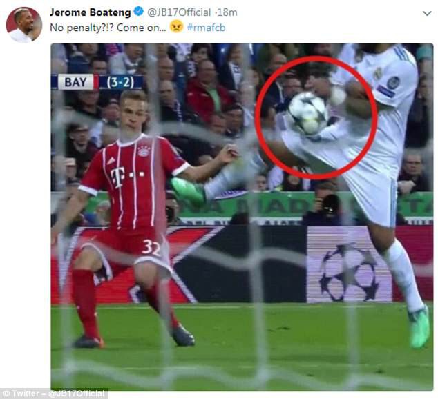 Trọng tài tai tiếng Cakir một lần nữa thiên vị Real, khiến fan Bayern tức điên - Ảnh 1.