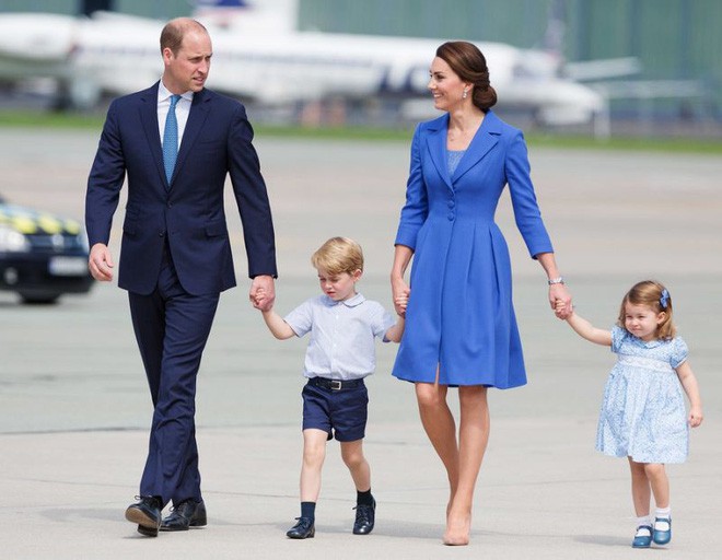 Giấy khai sinh của con trai thứ 3 tiết lộ nghề nghiệp đặc biệt của hoàng tử William và Công nương Kate - Ảnh 8.