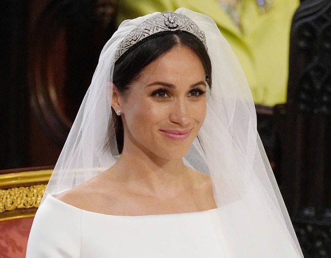 Meghan Markle quá xinh đẹp nhưng không phải ai cũng biết bí mật về chiếc vương miện mà cô đội  - Ảnh 1.