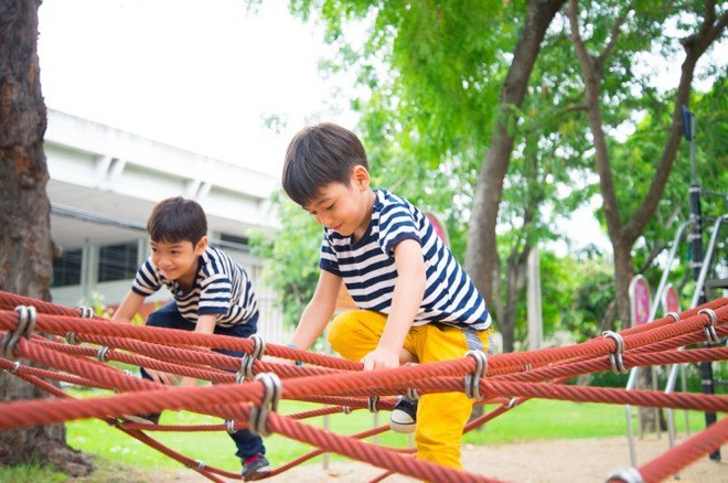 Thứ phổ biến bố mẹ vẫn cho con dùng hàng ngày, hàng giờ được chuyên gia cảnh báo chẳng khác nào chất gây nghiện - Ảnh 3.