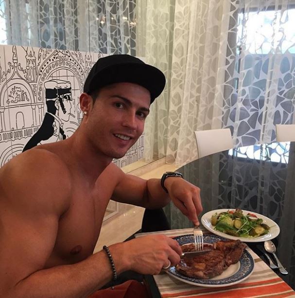 Tiết lộ thực đơn khoa học giúp Ronaldo duy trì phong độ ở tuổi 33 - Ảnh 5.