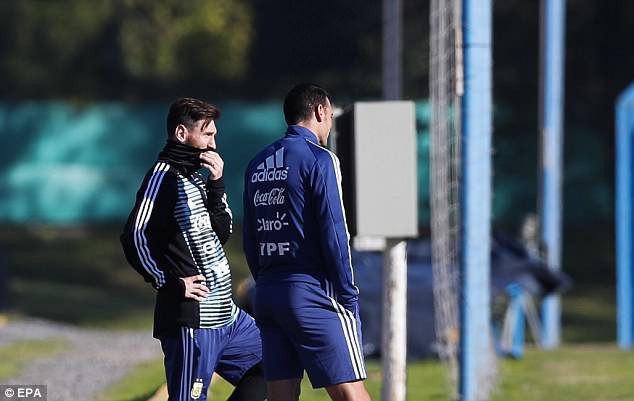 Messi lên tuyển Argentina, tập luyện cho mục tiêu dang dở 4 năm trước - Ảnh 2.