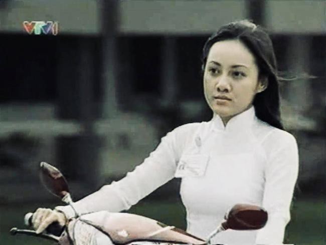 Chỉ 1 nụ hôn trộm mà Quyền Linh khiến BTV Hoài Anh nhớ mãi suốt 14 năm trời  - Ảnh 4.