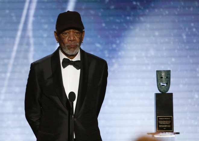  Sau lời xin lỗi, Morgan Freeman khẳng định chỉ pha trò vô duyên chứ không quấy rối và cưỡng ép quan hệ  - Ảnh 1.