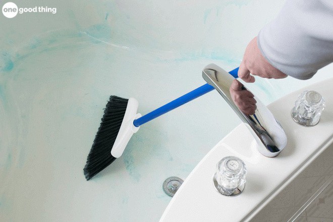 14 mẹo vặt chỉ tốn vài phút ngắn ngủi cũng đủ khiến ngôi nhà của bạn sạch bong như mới - Ảnh 4.