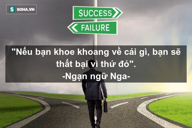 Chạm trán nhện độc, người nông dân bất ngờ khiến con vật chết thảm dưới bàn chân đầy bùn - Ảnh 2.