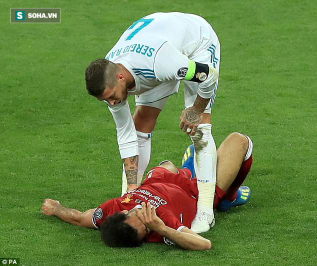 Dùng tiểu xảo khiến Salah chấn thương nặng, Ramos bị đòi bồi thường 1 tỉ euro - Ảnh 1.